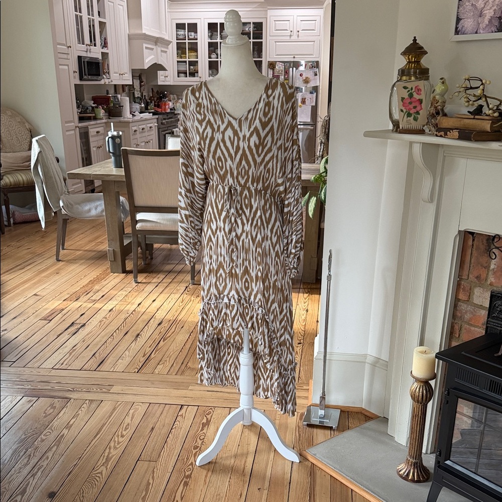 Umgee Brown  and White High/Low dress size Large